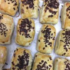 Bolen pisang coklat রেসিপির প্রধান ছবি