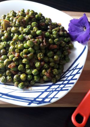 A picture of Green peas gughni.