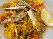 Una foto de guisantes con chirlas