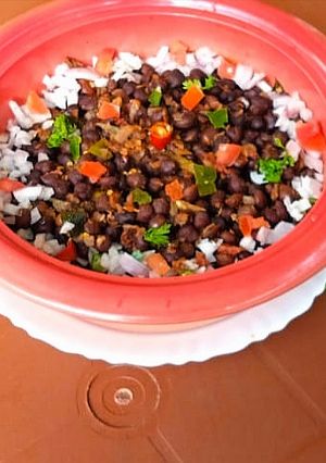 A picture of Masaledar Kaale Chana Chaat.