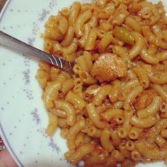 A picture of Chicken Tikka macroni.