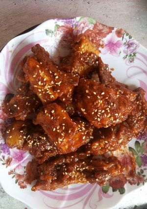 Hình của món Gà sốt cay Hàn Quốc.