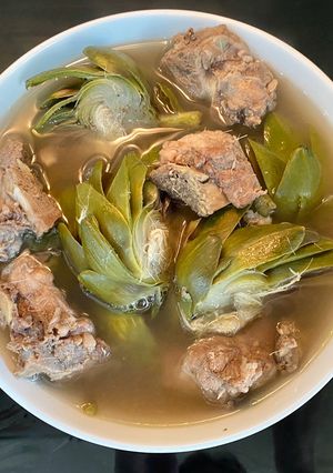 Hình của món Canh actiso hầm xương.