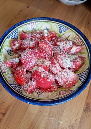 A picture of Tomato snowy salad.
