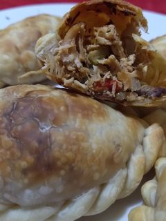 Una foto de Empanadas de pollo económicas y riquísimas