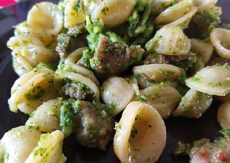 Orecchiette broccoli e salsiccia