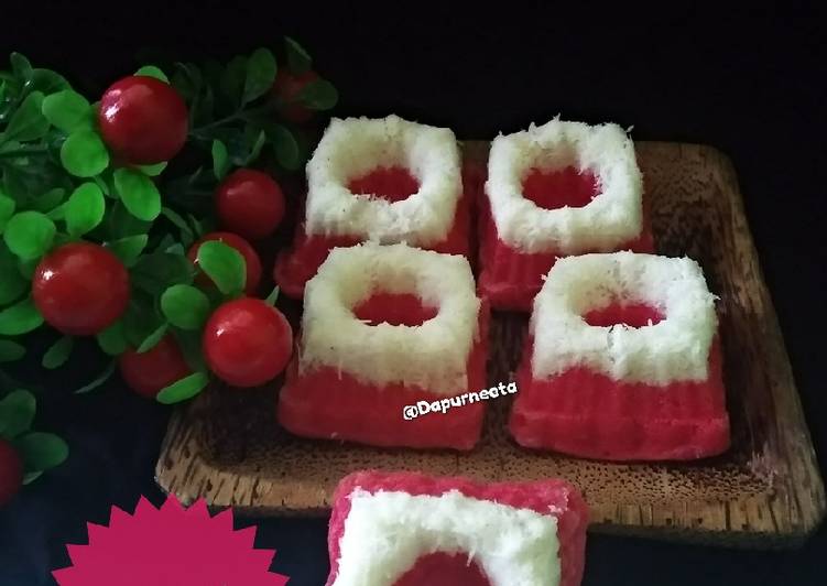 Resep Putu ayu strawberry yang Sempurna