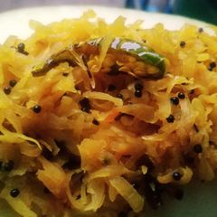 A picture of Papaya salad.