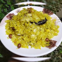 A picture of Poha chivda.