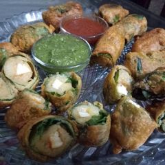 A picture of Spinach Paneer Rolls (palak paneer roll).