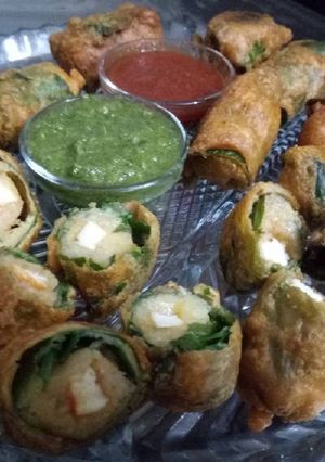 A picture of Spinach Paneer Rolls (palak paneer roll).