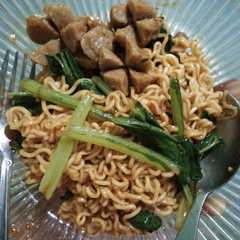 รูปของ Mie goreng spesial.. Indomie selerakuuuu 😂