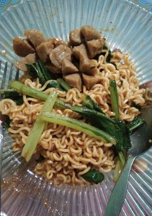 Foto resep Mie goreng spesial.. Indomie selerakuuuu 😂