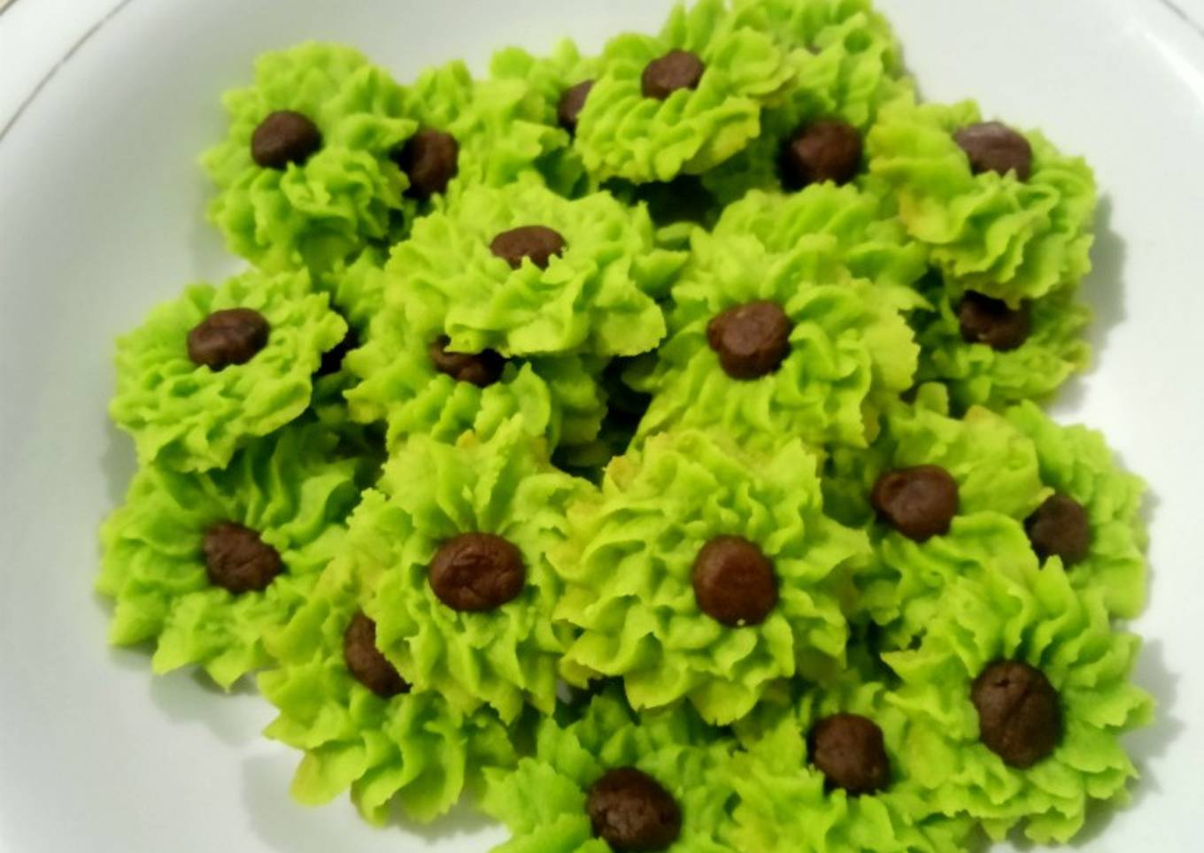 Kue semprit pandan