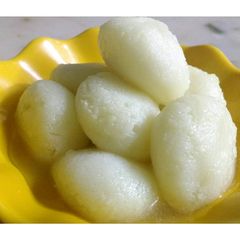 A picture of Chena Rasgulla.