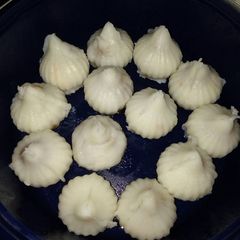 A picture of Steamed rice modak.