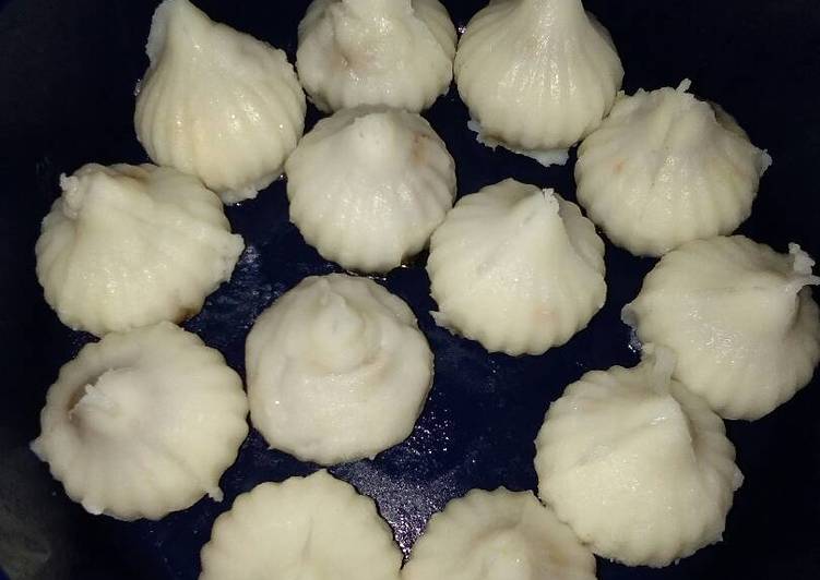 Steamed rice modak