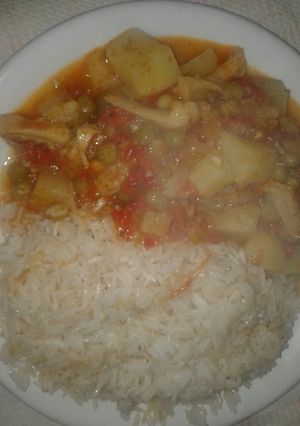 Una foto de Estofado de mondongo con arroz