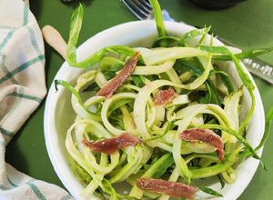 Foto di Puntarelle con salsa