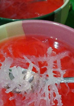 Foto resep [Minuman Buka Puasa] Es Rumput Laut Stroberi