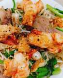 Hủ tiếu khô xào tôm thịt