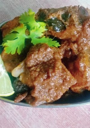 सुका चिकन (sukha chicken recipe in marathi) रेसिपी चे मुख्य फोटो 