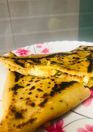 A picture of Pizza Paratha.