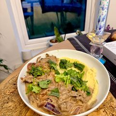 A picture of Lean Beef Stroganoff.