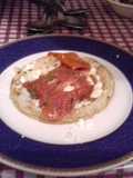 Sope mexicano de tasajo enchilado o adobado a lo ranchero