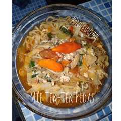 A picture of Mie Tek-Tek Pedas.