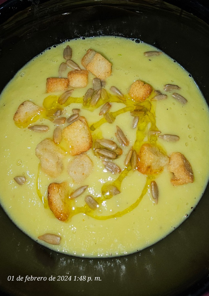 Una foto de Crema de puerros a la plancha