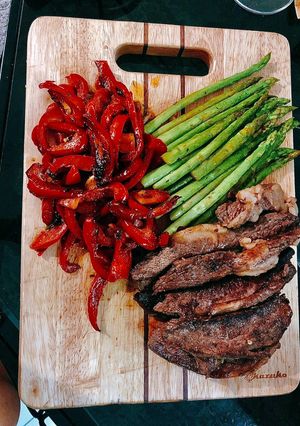 Hình của món Steak Áp Chảo Với Dầu Mè.