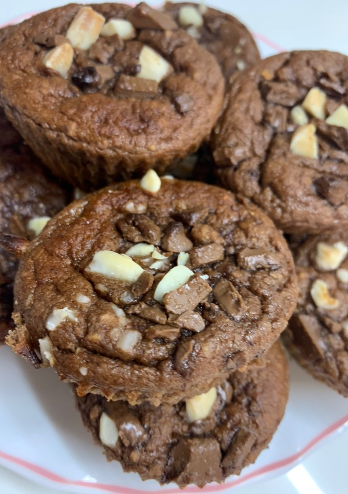 Una foto de Magdalenas de choco saludables 😋🍫