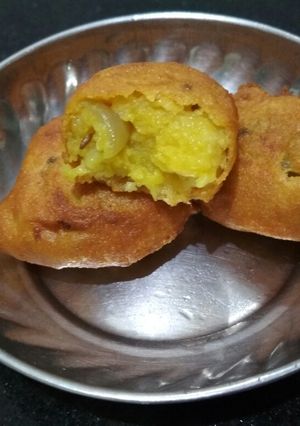 A picture of Batata (Potato) Vada.
