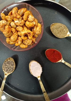 મસાલા કાજુ (Masala Kaju Recipe In Gujarati) રેસીપી મુખ્ય ફોટો