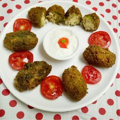 A picture of Cheesy green chicken kabab.