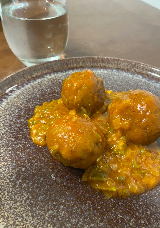 Una foto de Albóndigas de ternera en salsa de tomate