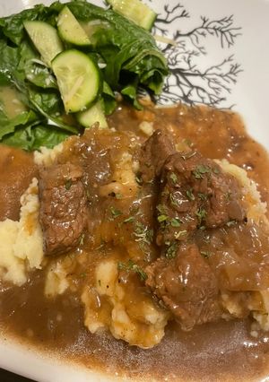 A picture of Hachee (Dutch Beef & Onion Stew).