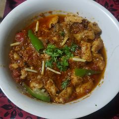 A picture of Chickn karahi.