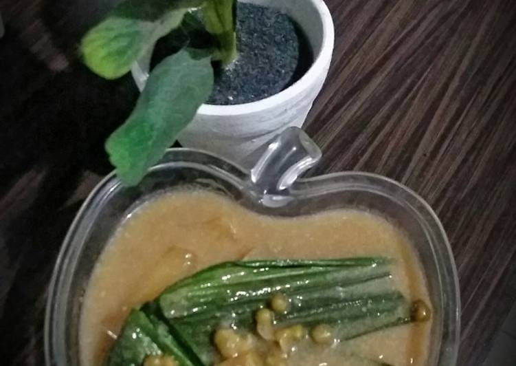 Kolak Kacang Ijo dan Singkong Pandan