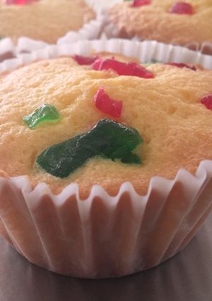 A picture of Vanilla cup cake.
