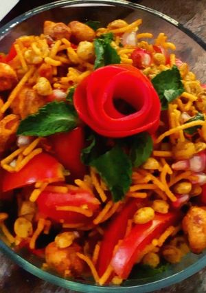 A picture of Mix bhel.