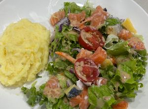 Gambar Salad Salmon