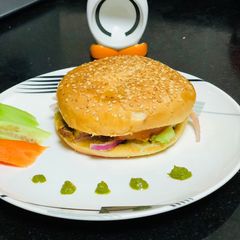 A picture of Felafel sesame burger.