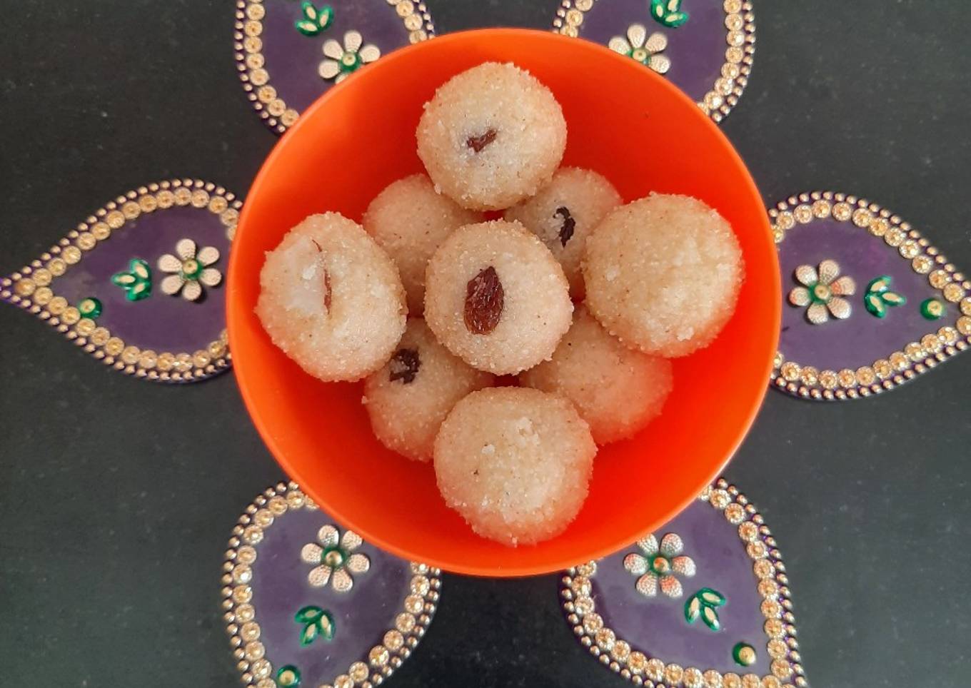 Sooji coconut ladoo