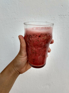 Una foto de Batido fresquito 🍉🍋🍀