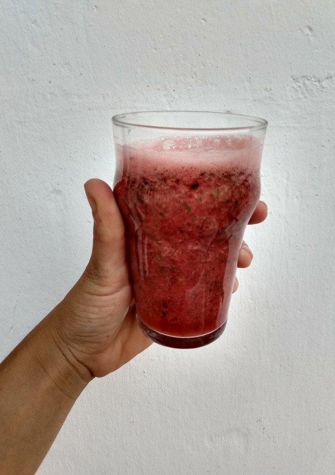 Una foto de Batido fresquito 🍉🍋🍀