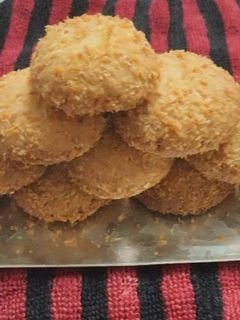 કોકોનટ કૂકીઝ (Coconut Cookies Recipe In Gujarati) રેસીપી મુખ્ય ફોટો