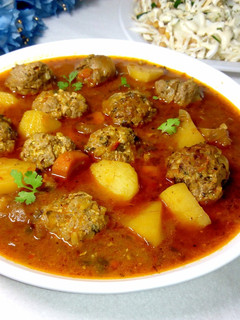 A picture of Mexican meatball soup.