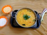 દાલ ખીચડી (Dal Khichdi Recipe In Gujarati)